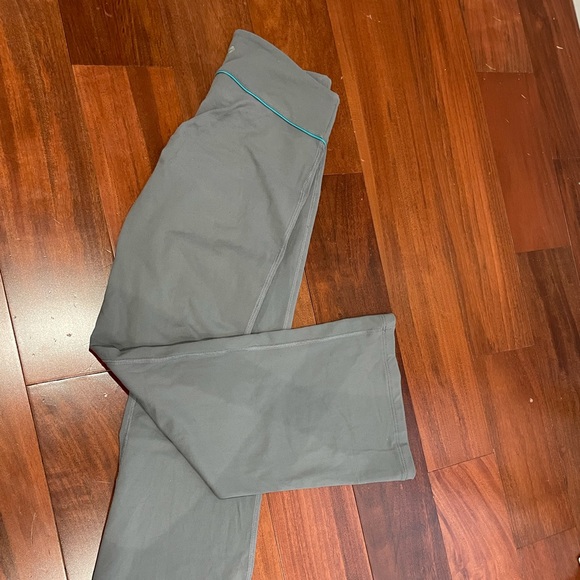 TNA Sweatpants - Picture 2 of 5